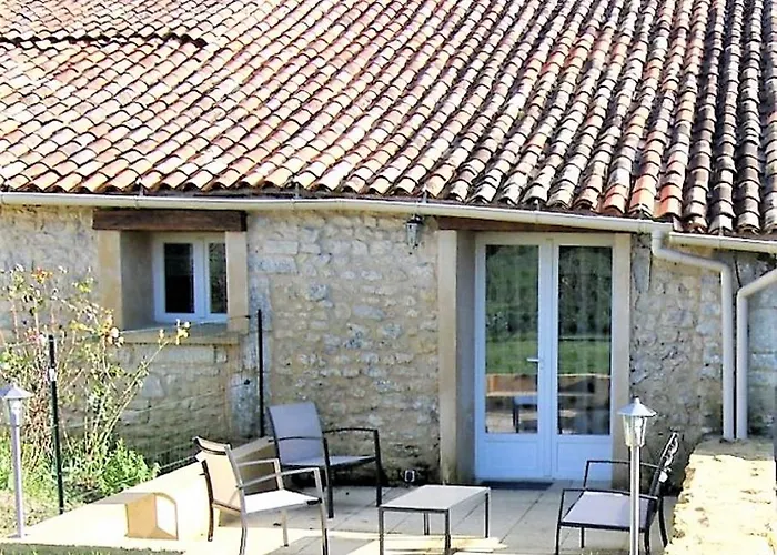 Locations Rives De Seugne - Claveau Casa de Férias Jonzac